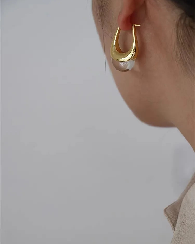 Geometrik U-şekilli Damla Küpe