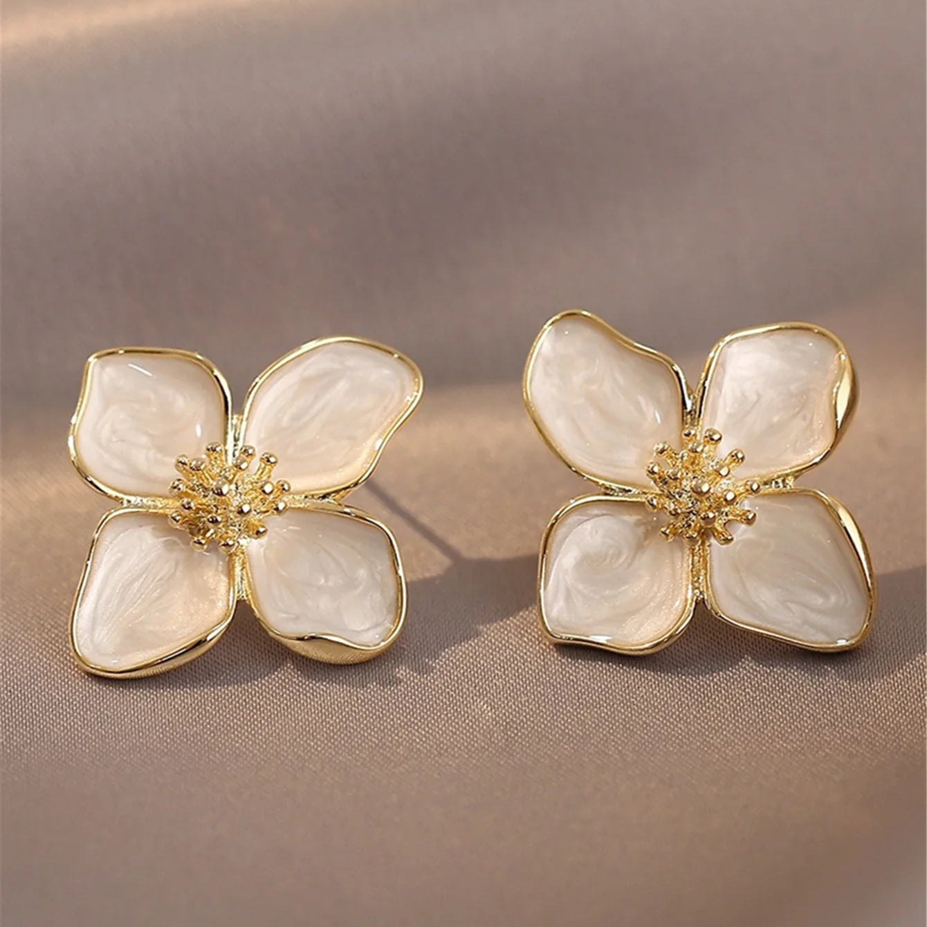 Vintage Çiçek Küpe