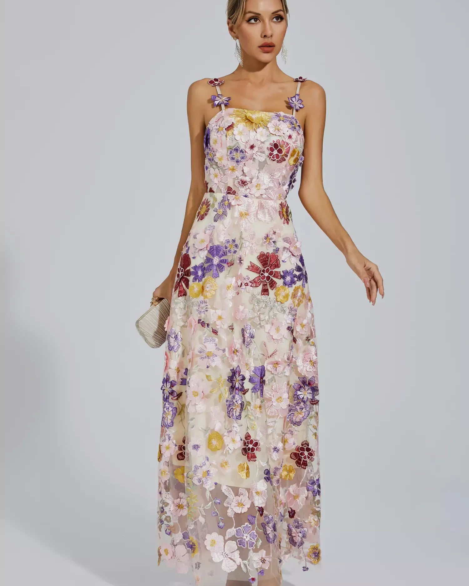 Taytum Beyaz Çiçek İşlemeli Uzun Elbise