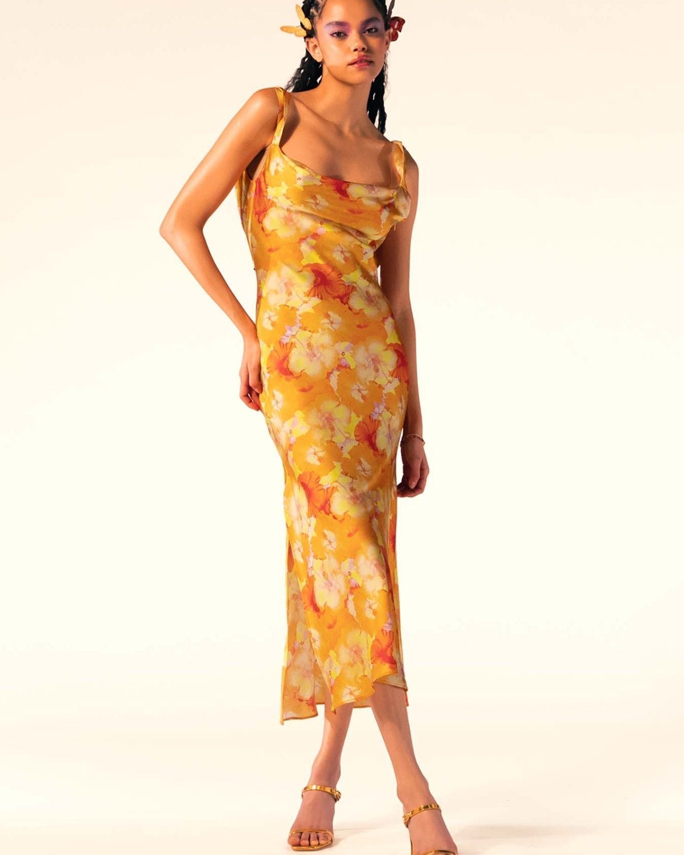 Ada Baskılı Sırtı Açık Uzun Elbise