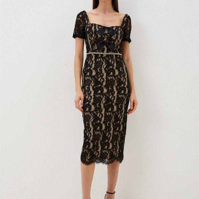 Amanda İşlemeli Dantel Fiyonklu Maxi Elbise