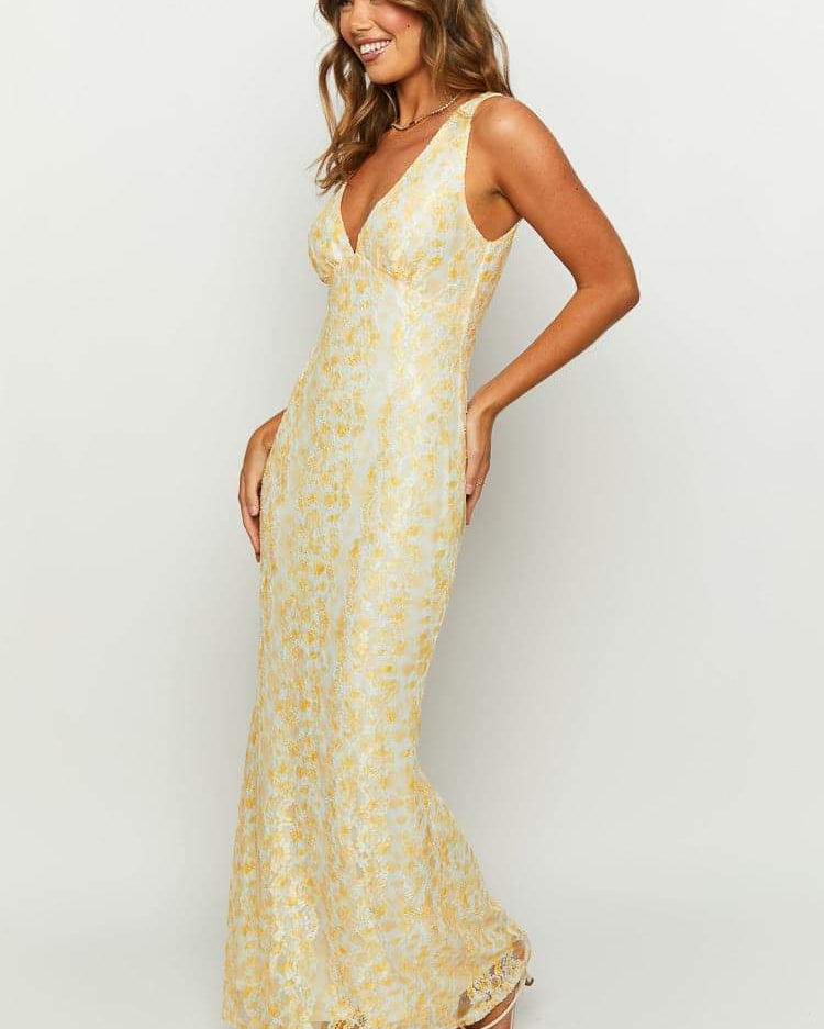 Amelia İşlemeli Dantelli Sırtı Açık Uzun Elbise