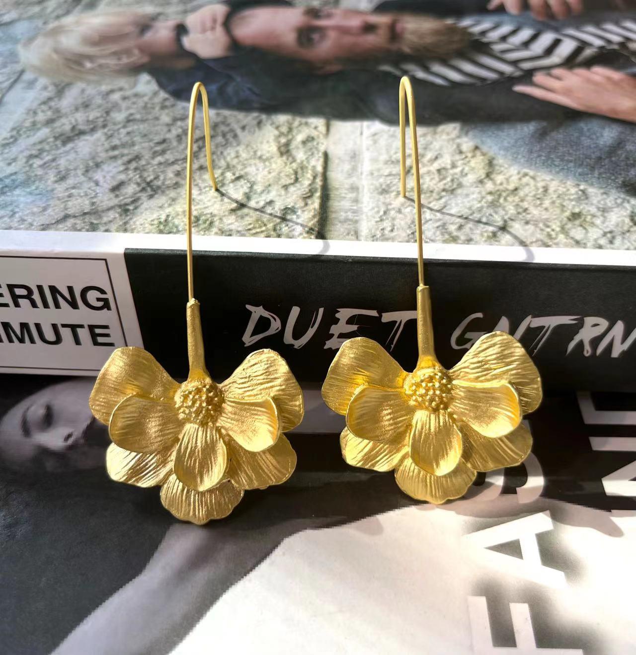 Vintage Çiçekli Küpe