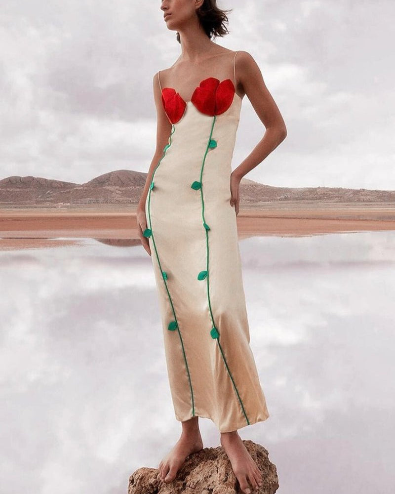 Belle Gül Detaylı Yüksek Yırtmaçlı Maxi Elbise