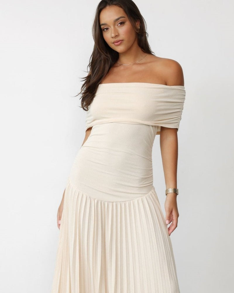 Beryl Düşük Omuz Piliseli Maxi Elbise