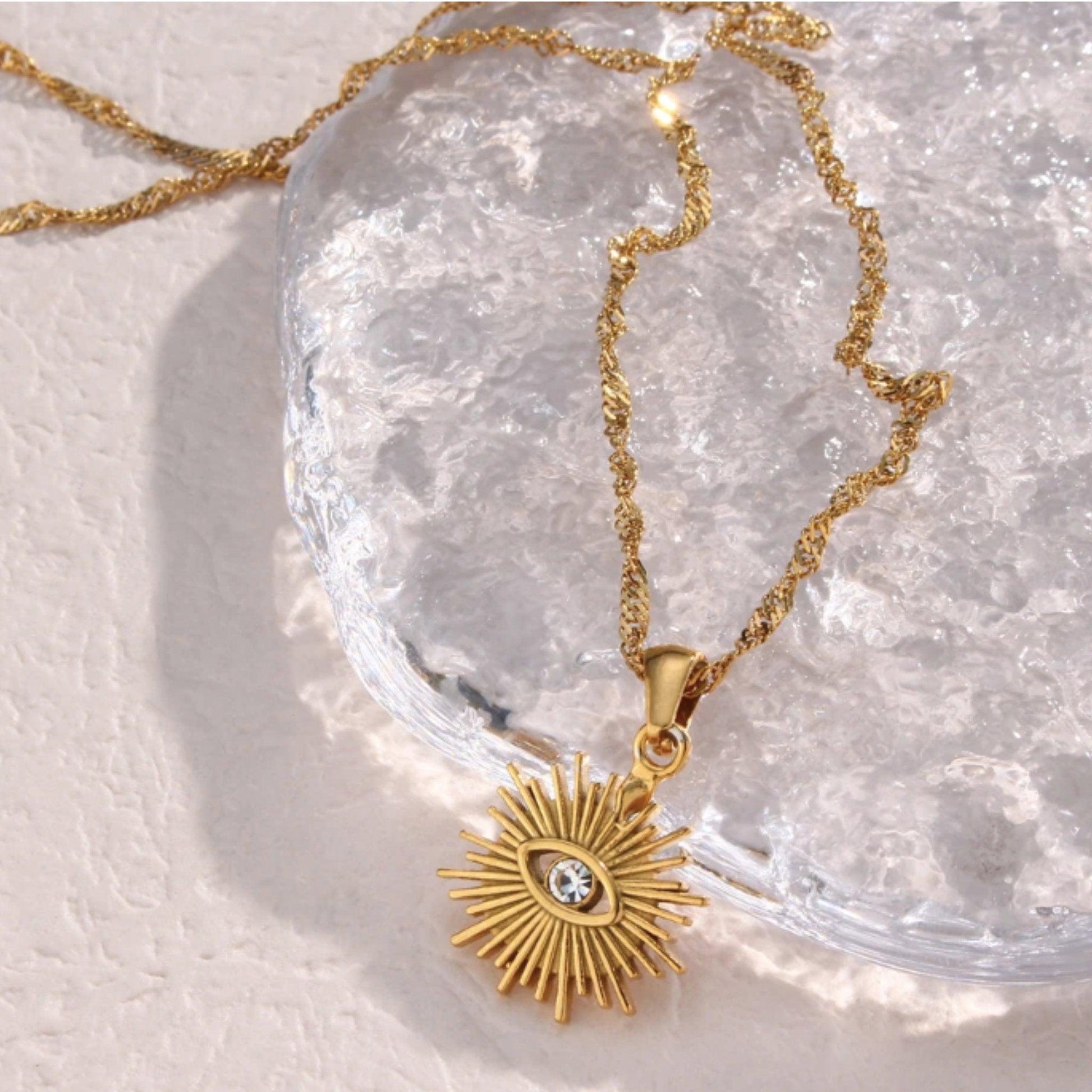 Güneş Gözlü Kolye