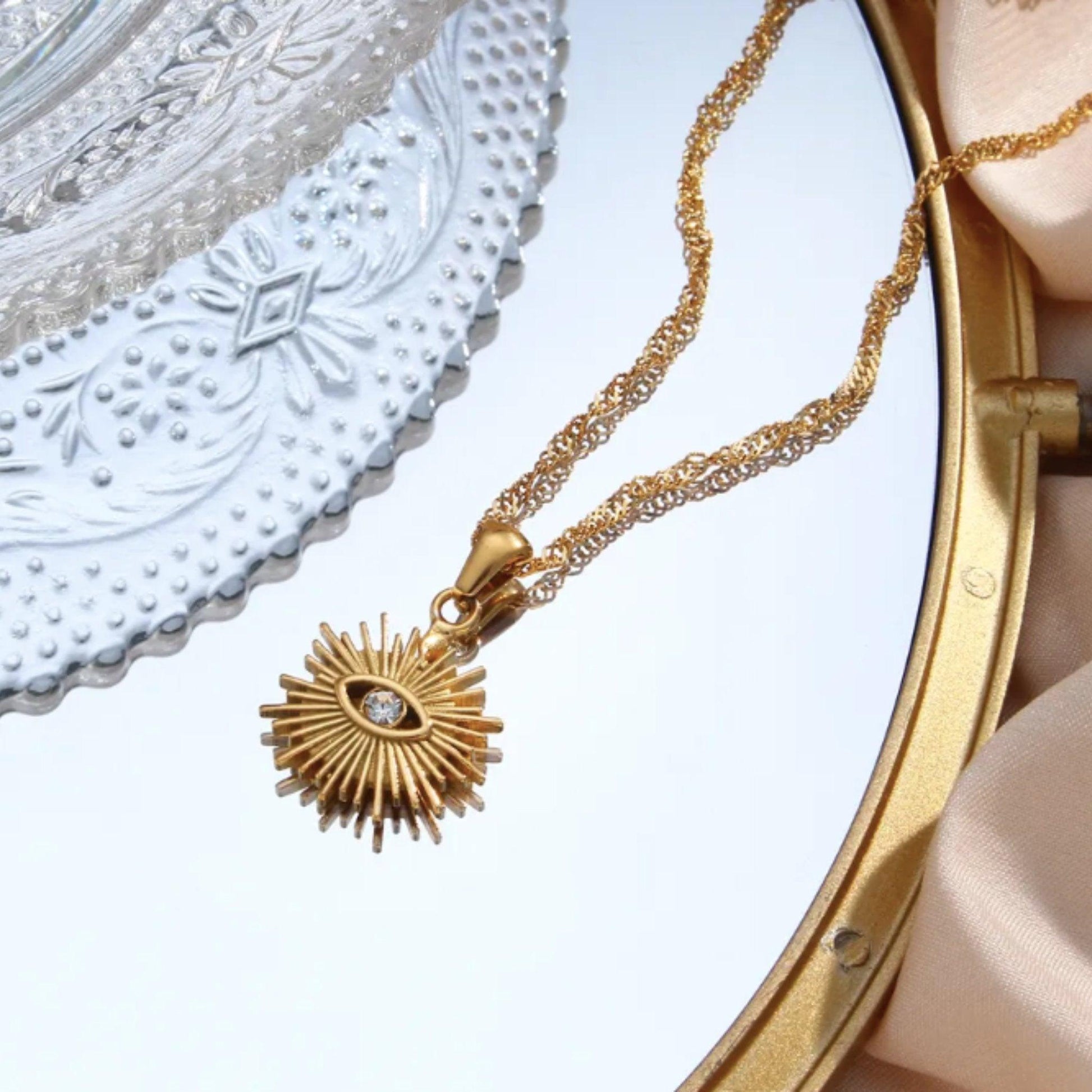 Güneş Gözlü Kolye