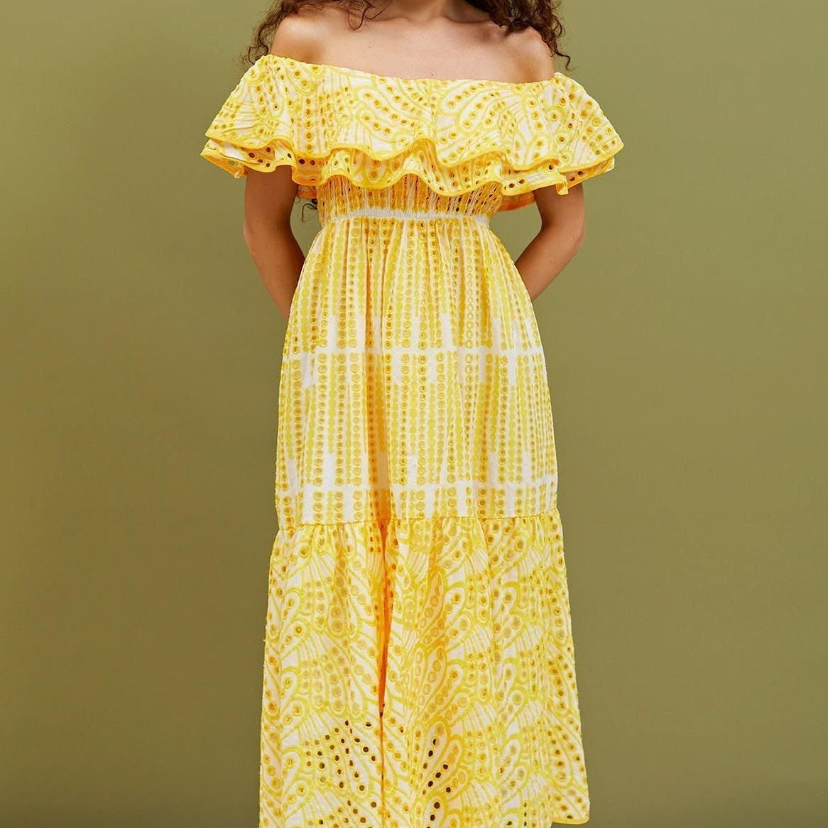 Dolly İşlemeli Dantel Düşük Omuz A Kesim Flare Midi Elbise