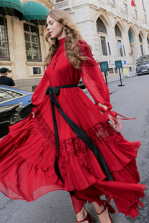 Sylvia Dantelli Katlı Şifon Maxi Elbise