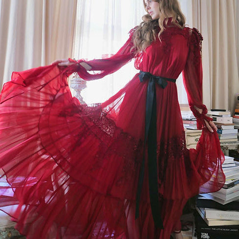 Sylvia Dantelli Katlı Şifon Maxi Elbise