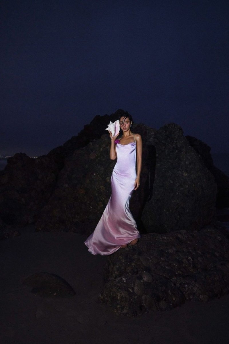 Edwina Boyundan Bağlamalı Rozet Uzun Elbise