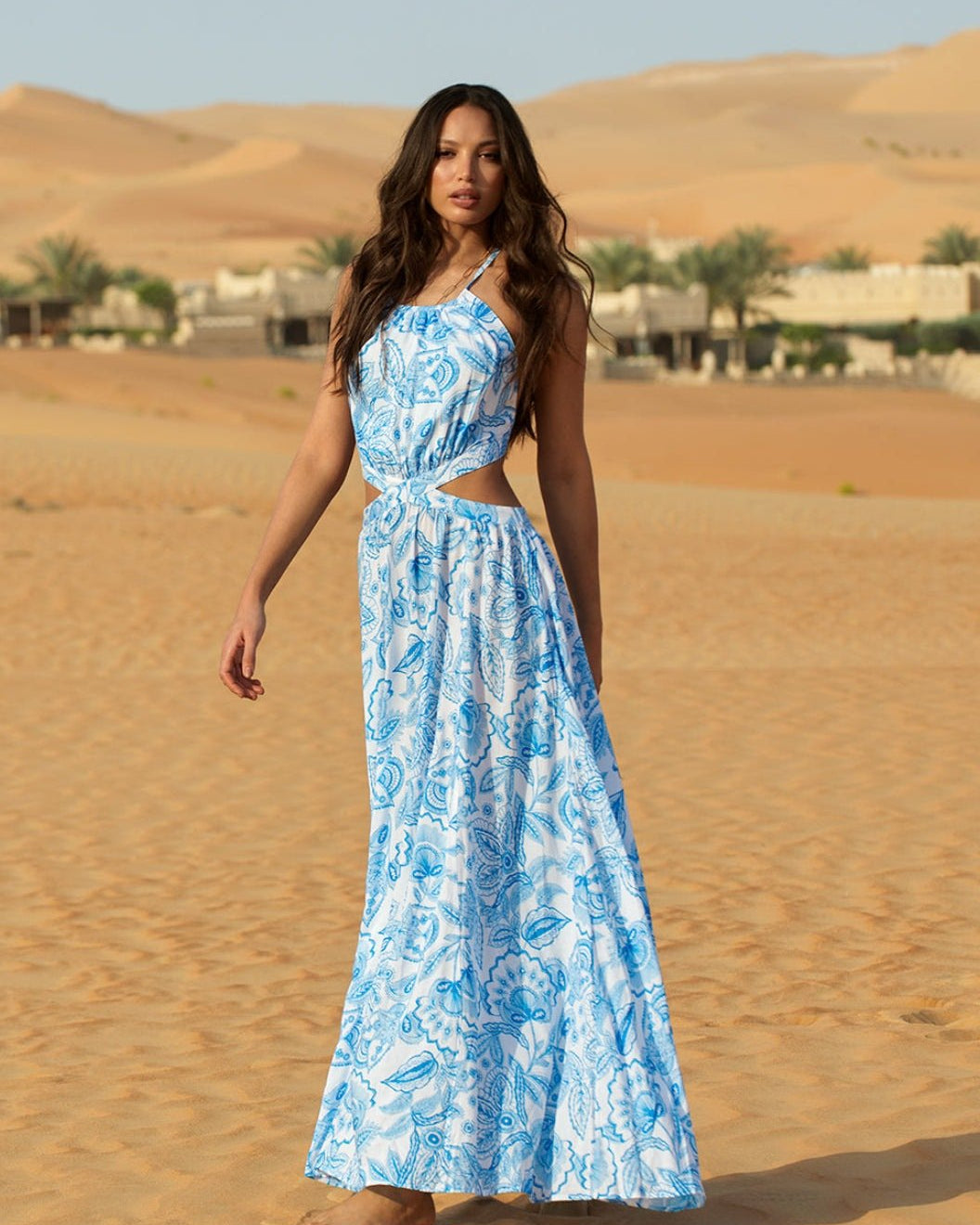 Elva Paisley Baskılı Sırtı Açık Kesik Uzun Elbise