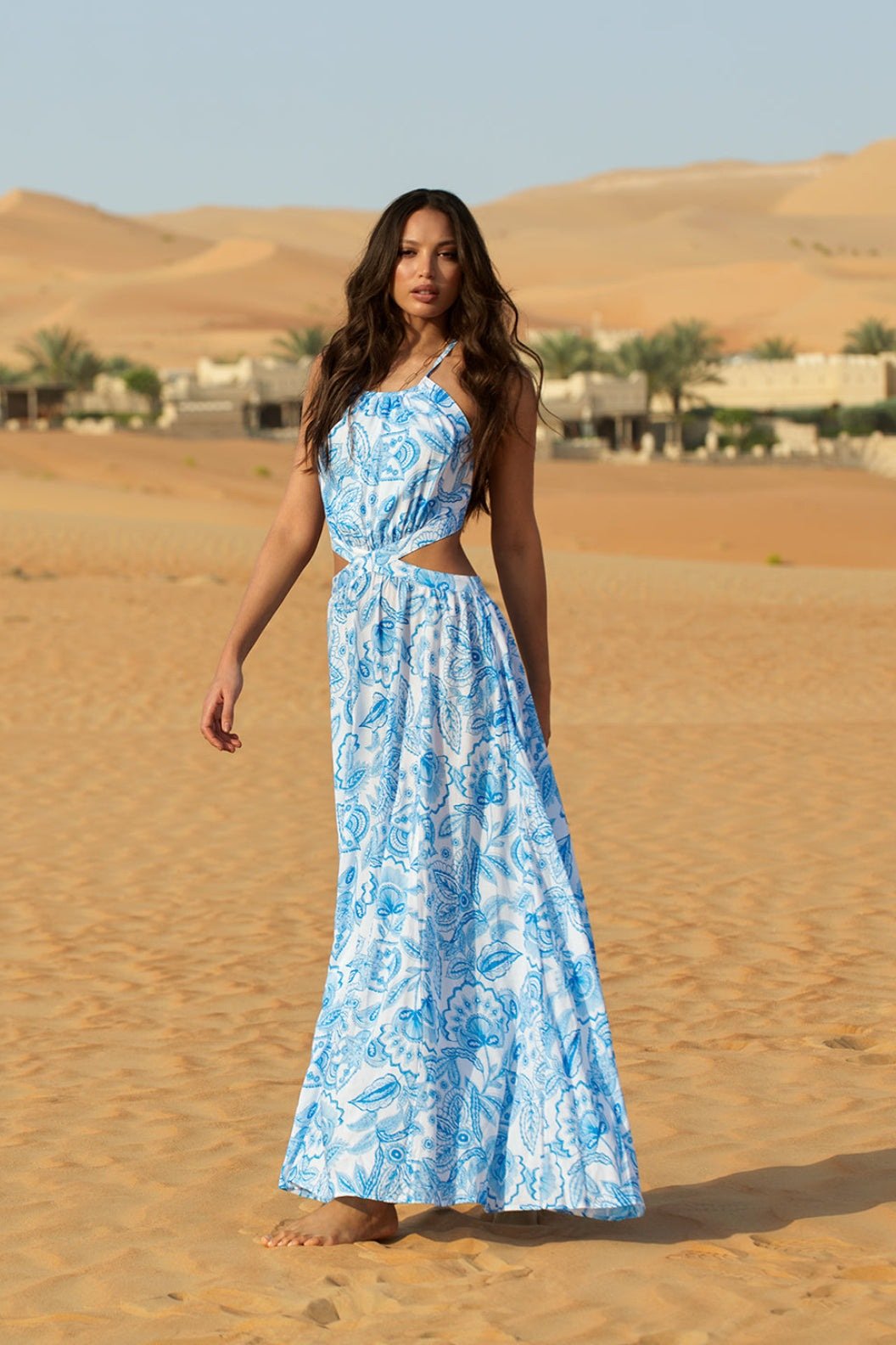 Elva Paisley Baskılı Sırtı Açık Kesik Uzun Elbise