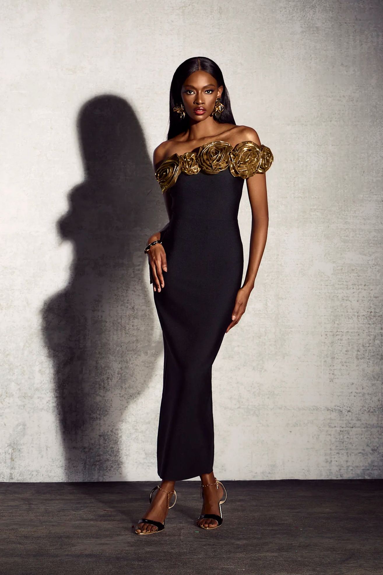 Martha Tek Omuz Rozet Uzun Elbise