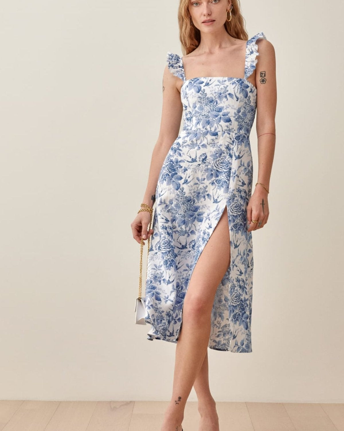 Joa Baskılı Volan Askılı Yırtmaçlı Midi Elbise