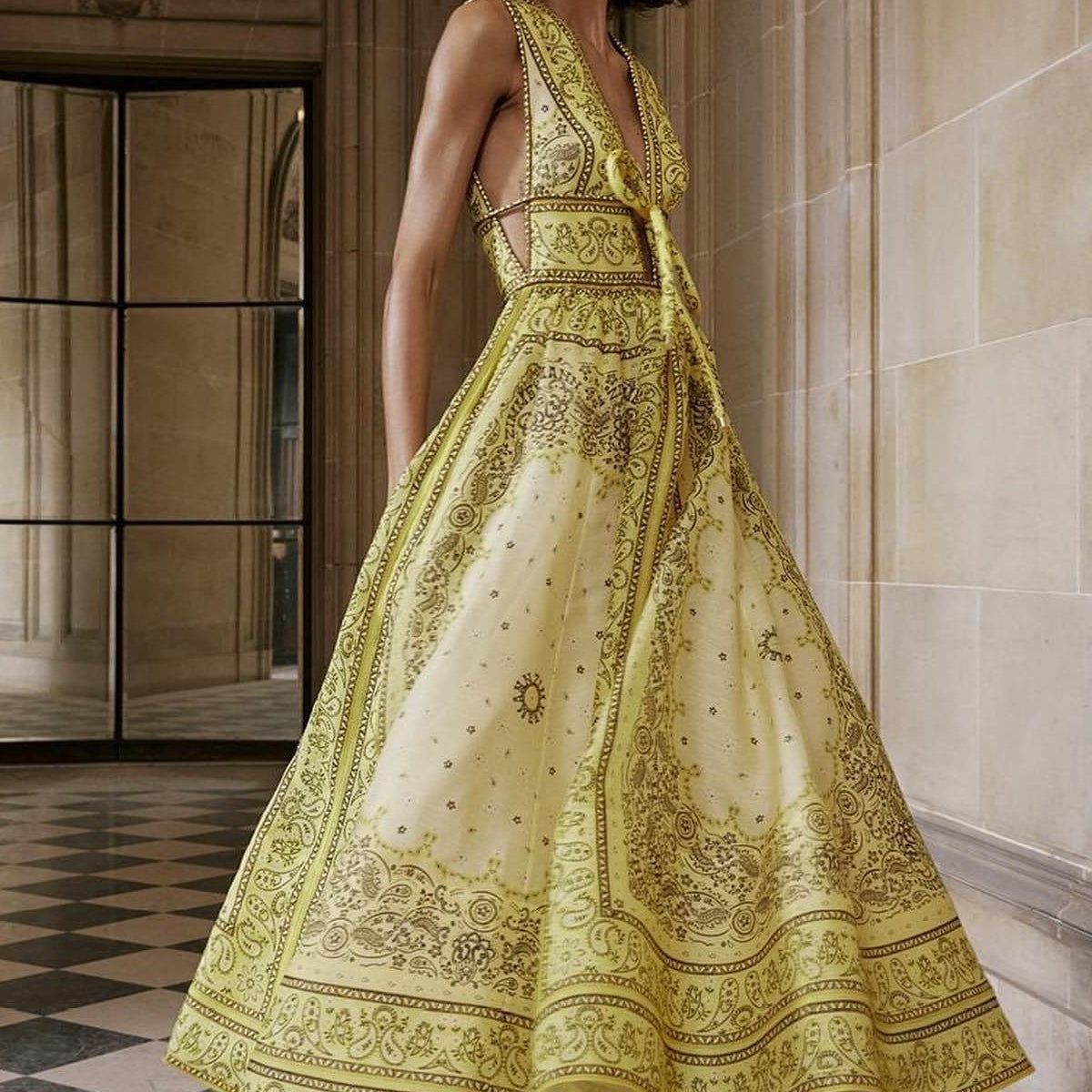 Simona Baskılı V Yaka Flare Maxi Elbise