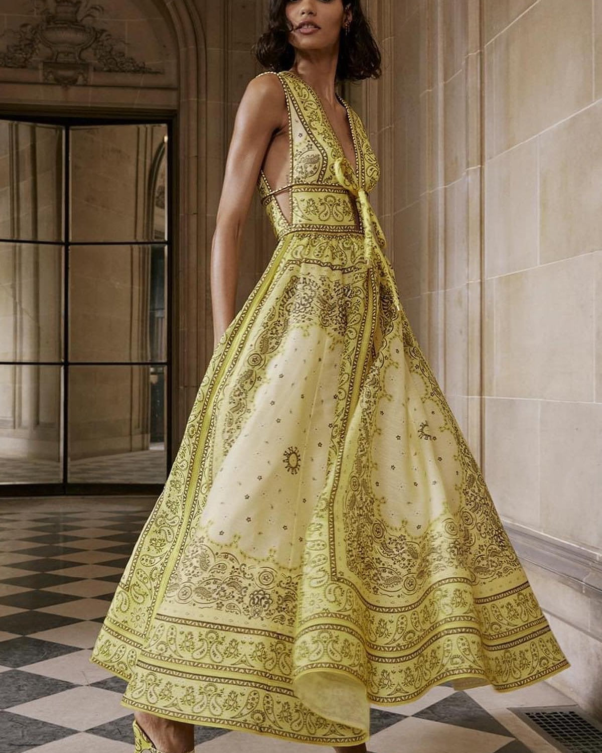 Simona Baskılı V Yaka Flare Maxi Elbise