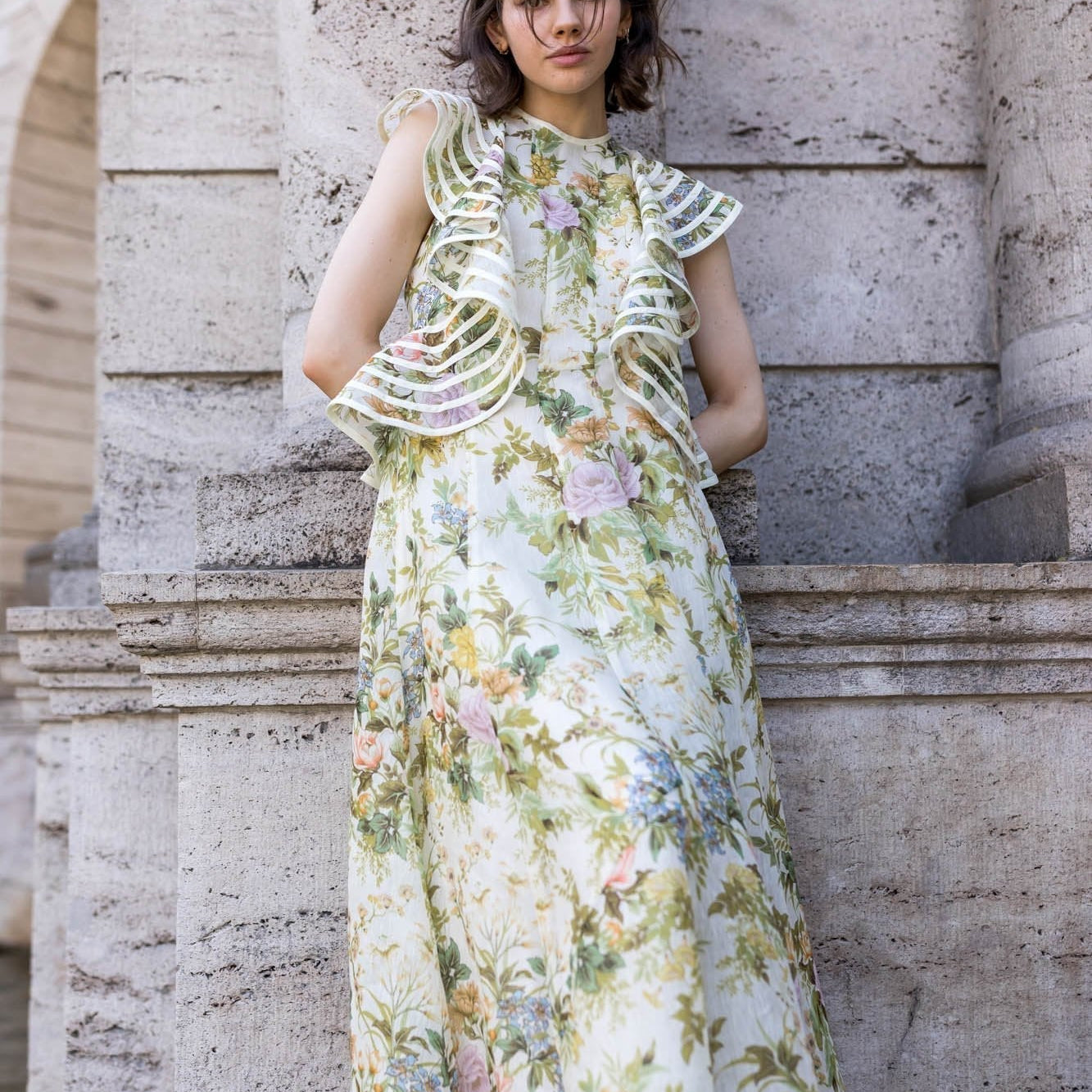 Aggie Baskılı Sırtı Açık Fırfırlı Maxi Elbise