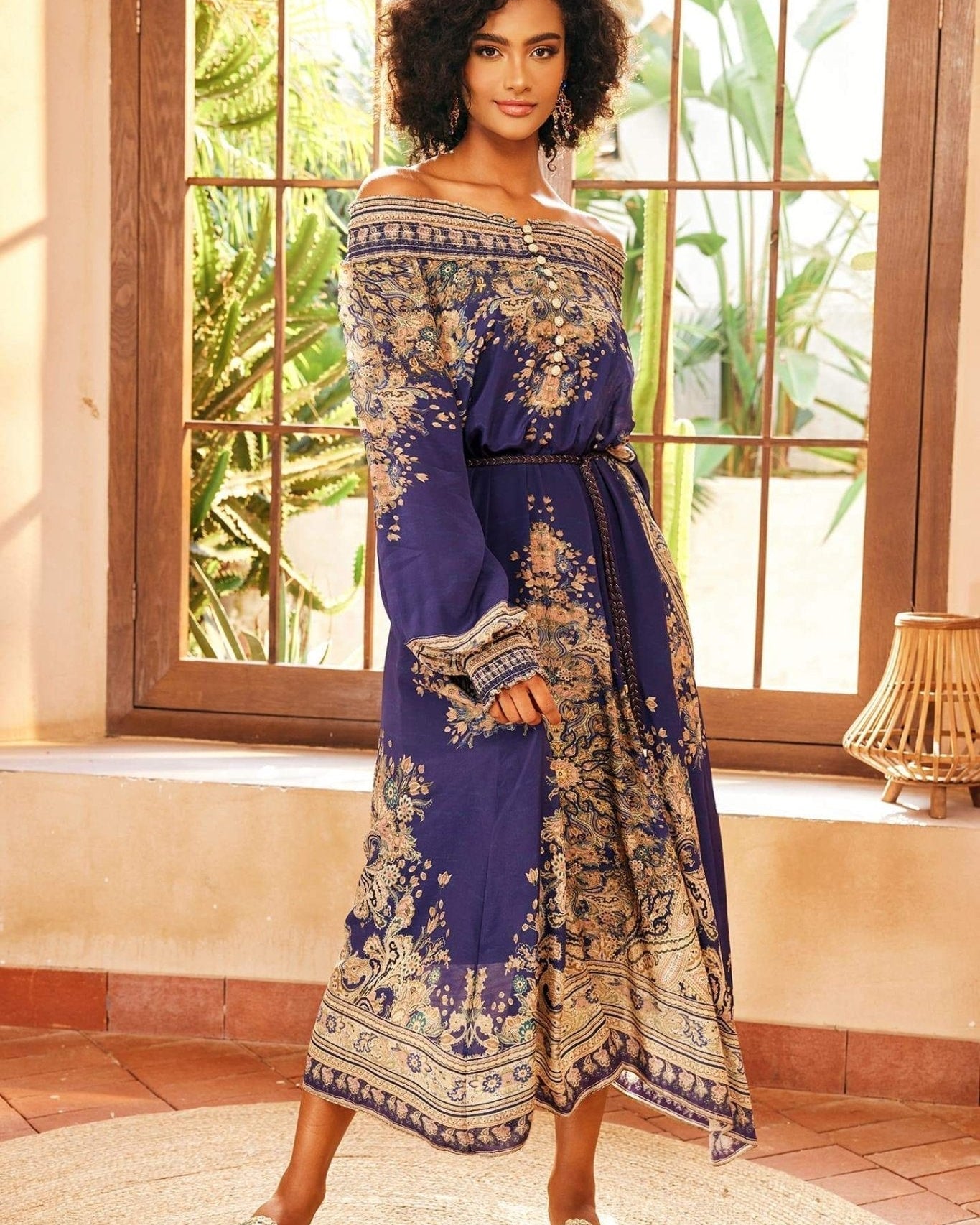 Leila Paisley Desenli Uzun Kollu Maxi Elbise