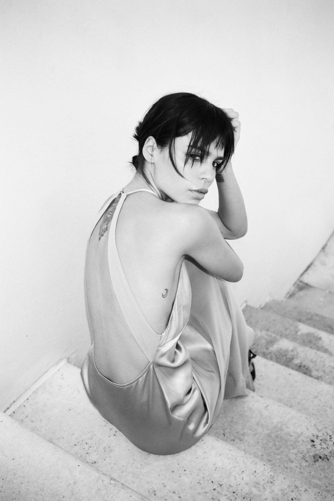 Lorna V Yaka Splice Slip Maxi Elbise