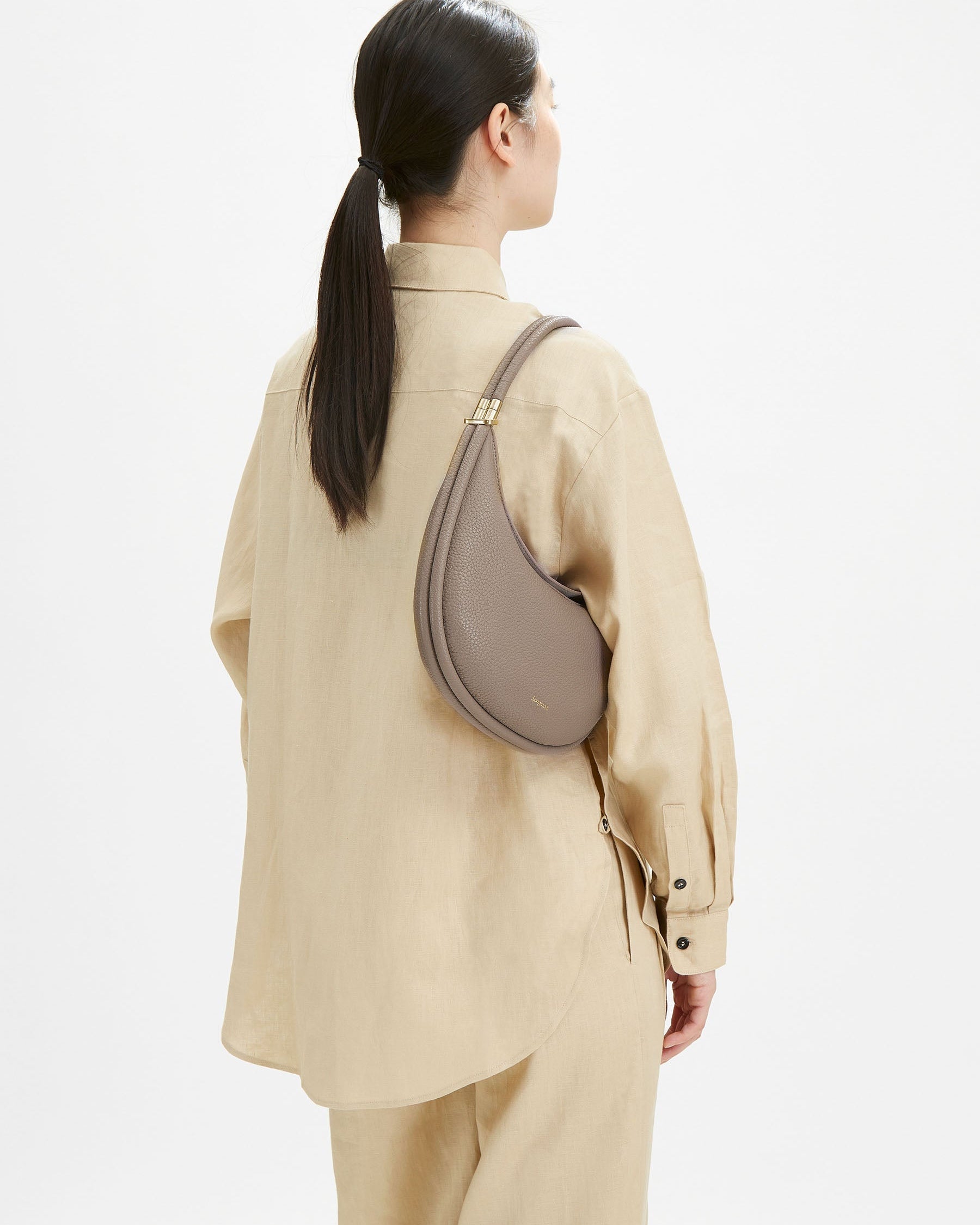 Serra El Çantası - Sütlü kahve