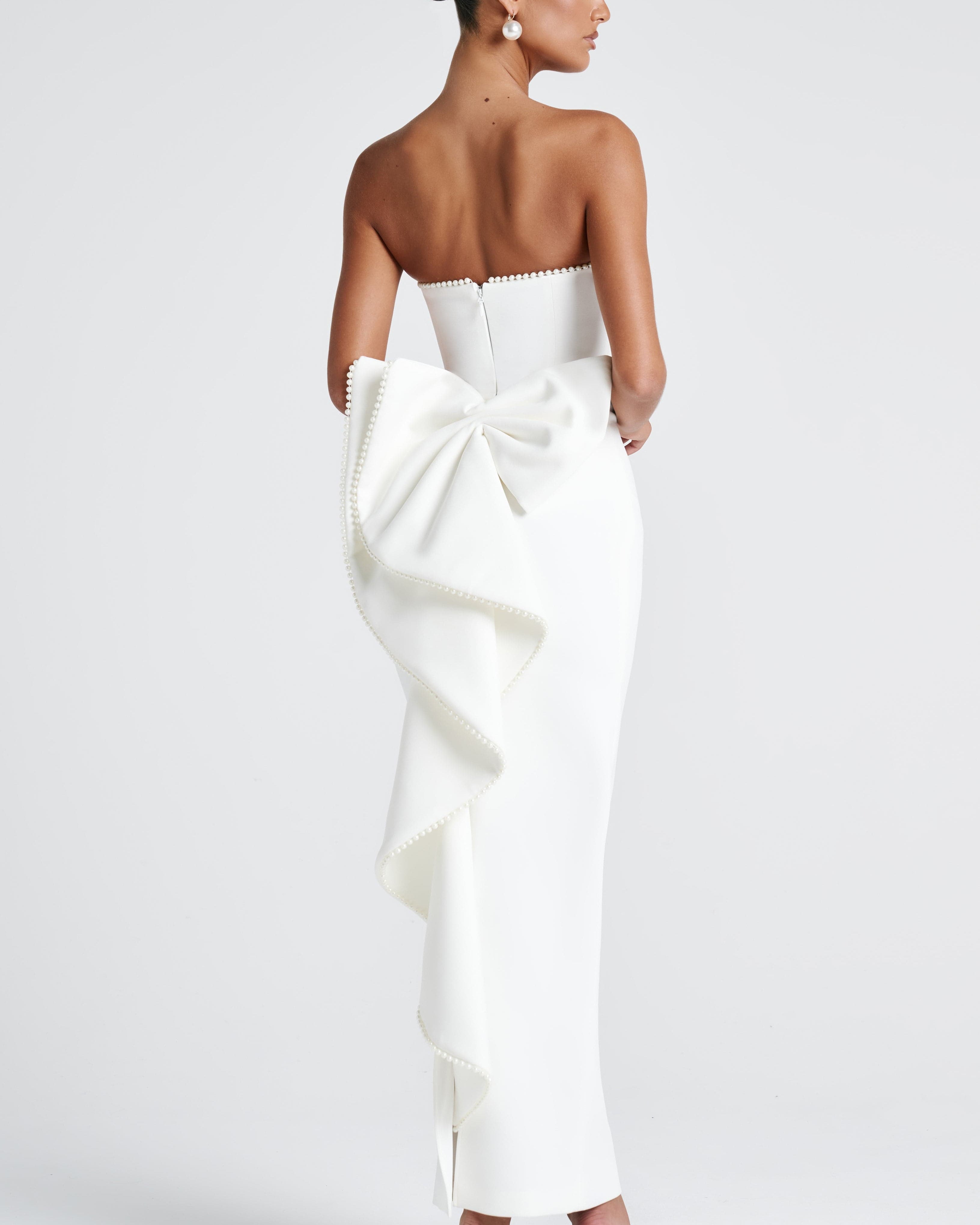 Magnolia İnci Detaylı Maxi Elbise – Beyaz