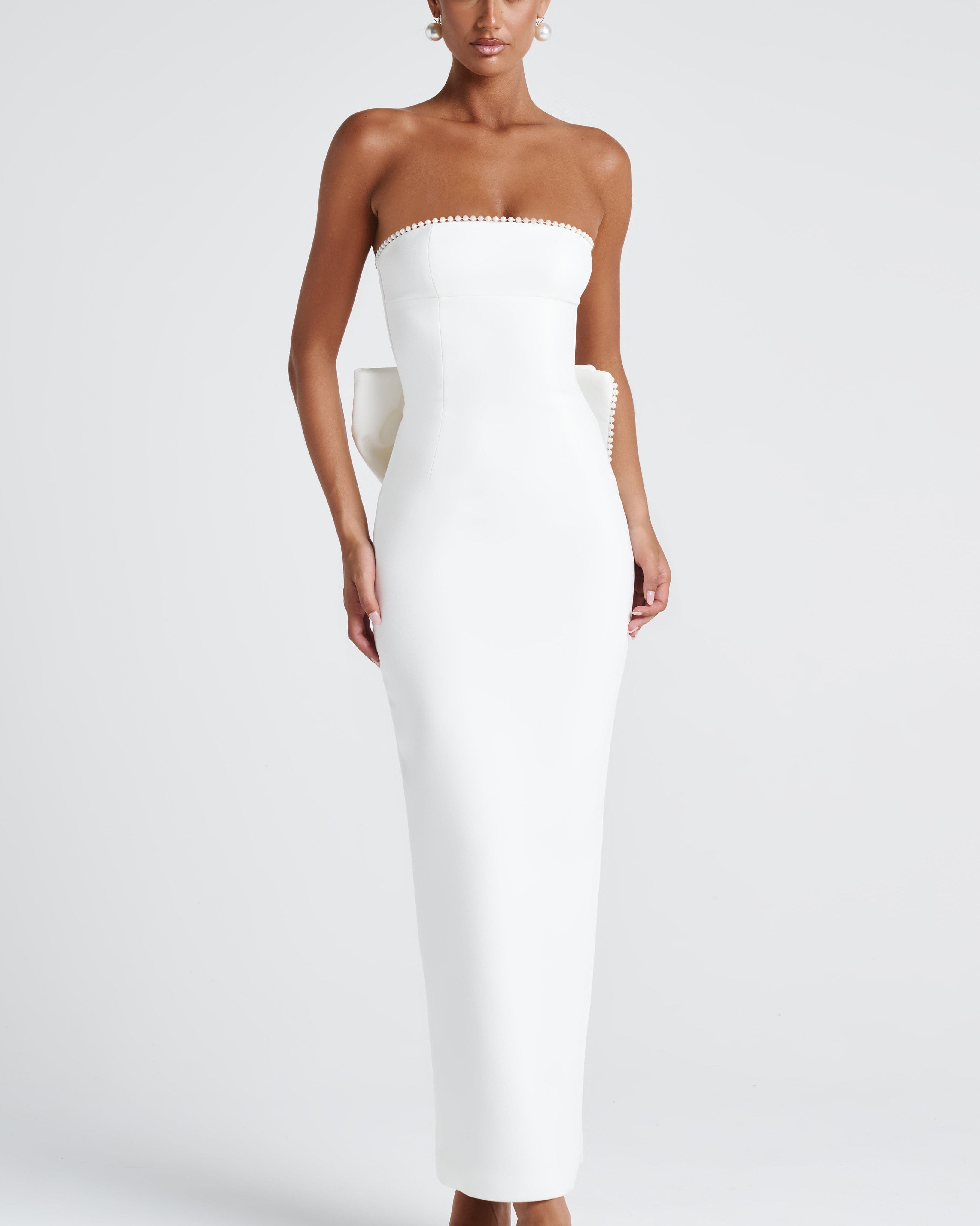 Magnolia İnci Detaylı Maxi Elbise – Beyaz