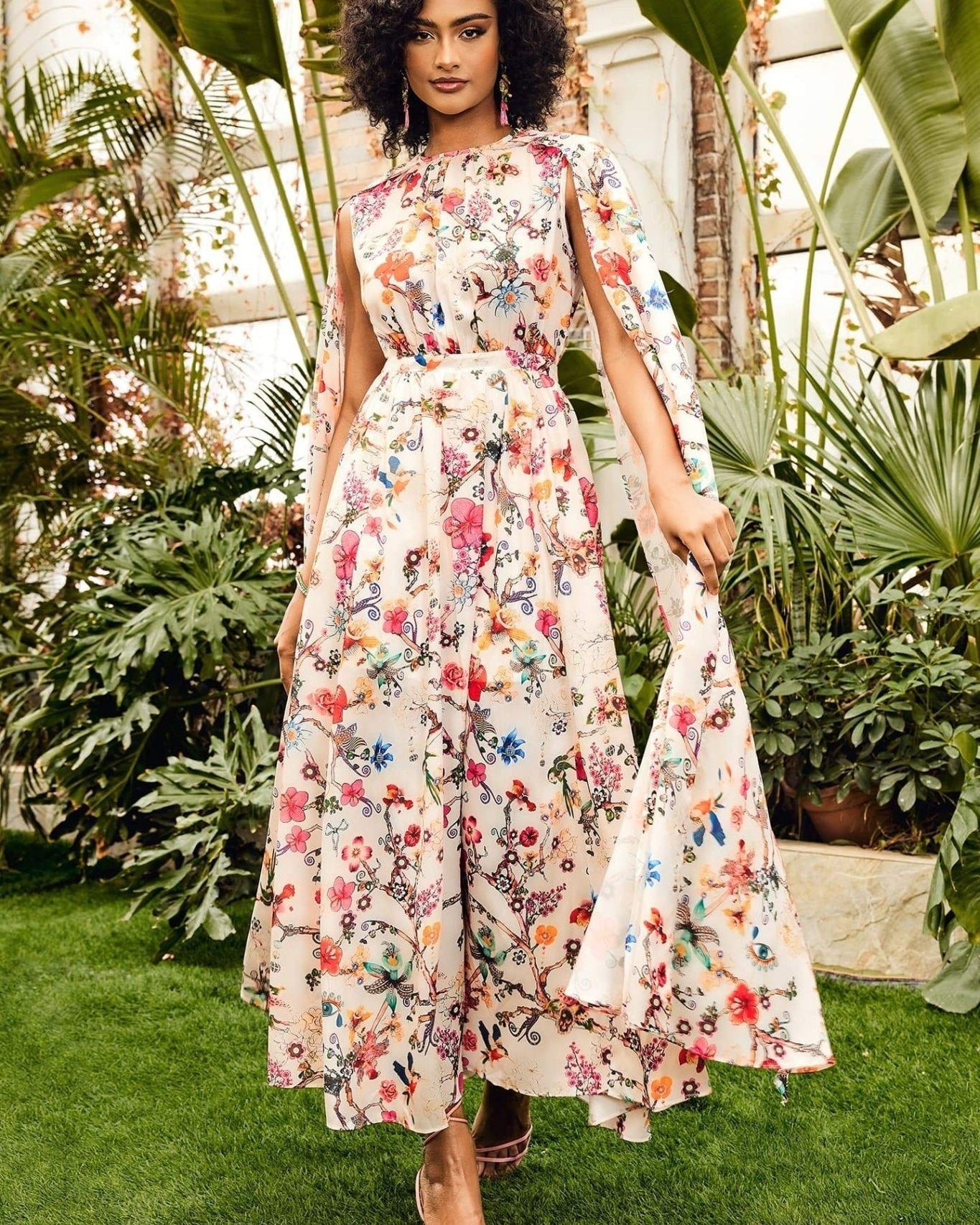 Nola Yuvarlak Yaka Pelerin Kollu Uzun Elbise