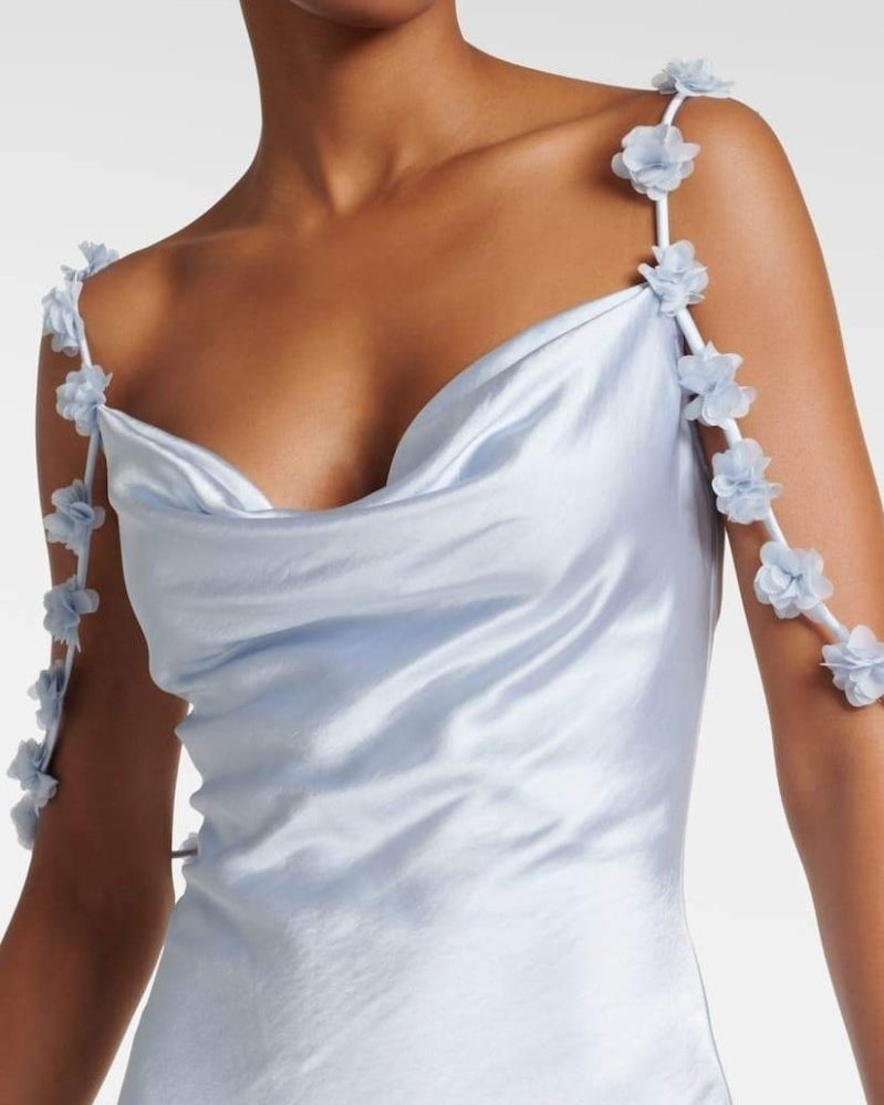 Zeytinyağı Çiçek Aplikeli Saten Maxi Elbise