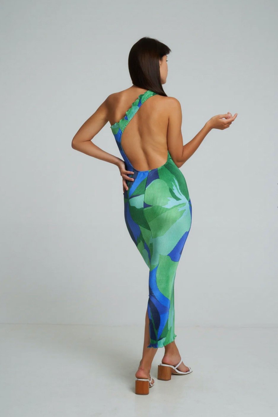 Pamela Baskılı Plise Dekolteli Bodycon Maxi Elbise