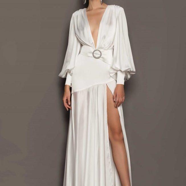 Phoebe V yakalı kemerli yırtmaçlı uzun elbise