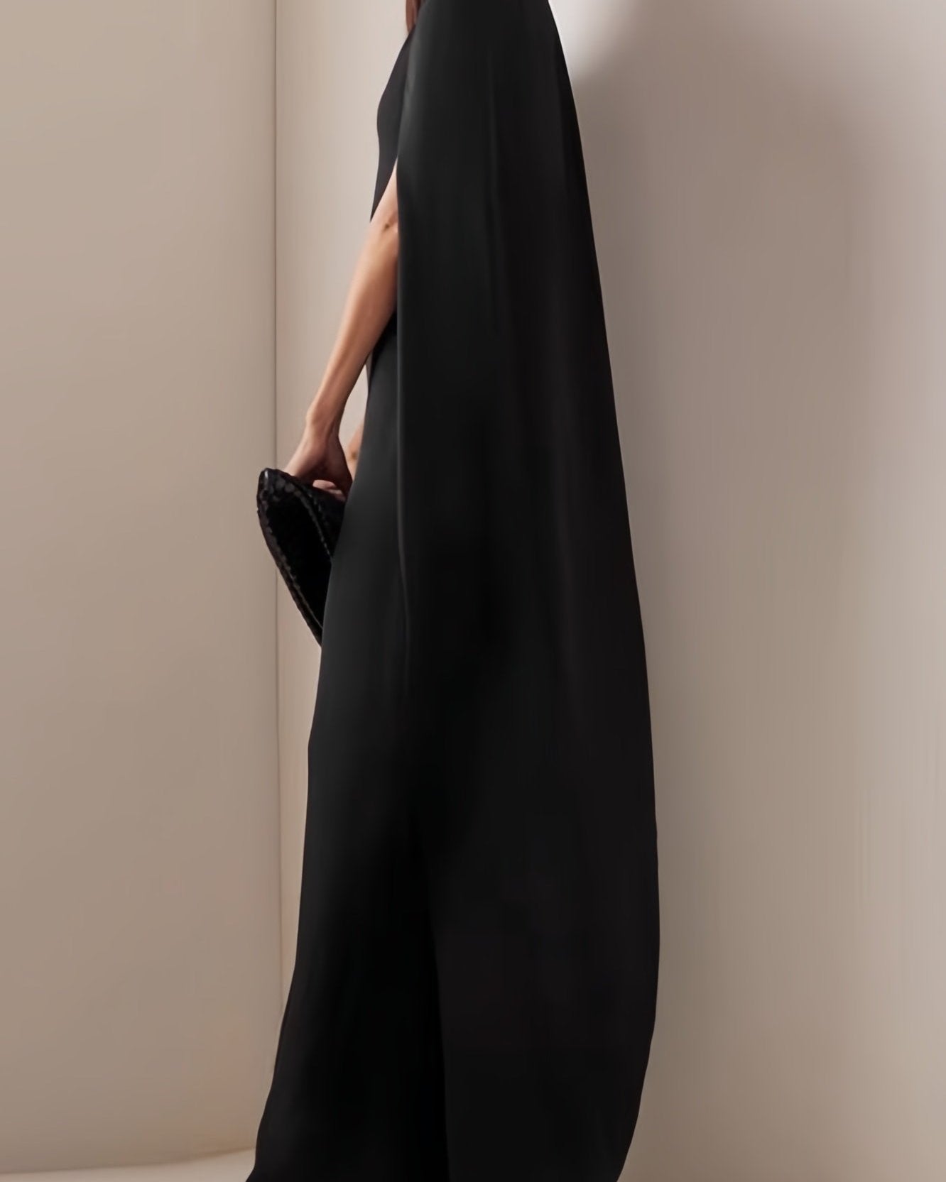 Shona Büzgülü Pelerinli Krep Maxi Elbise